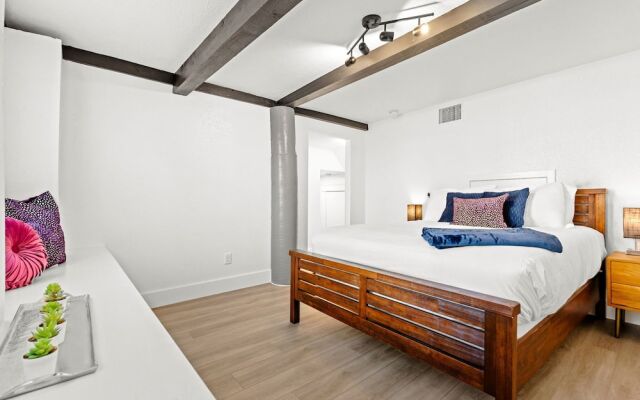 Style & Serenity - Steps Away From South Congress