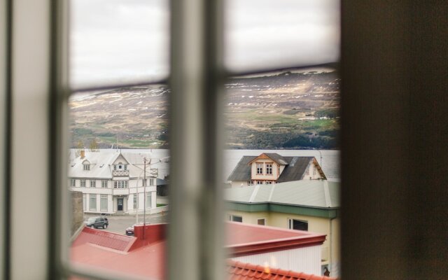 Beautiful bright and embracing villa in old town Akureyri