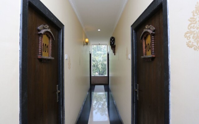 OYO 10453 Hotel Paradise