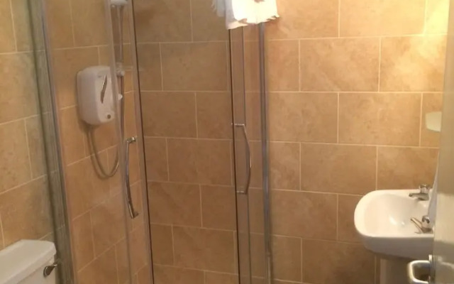 Carey's Viking House Hotel