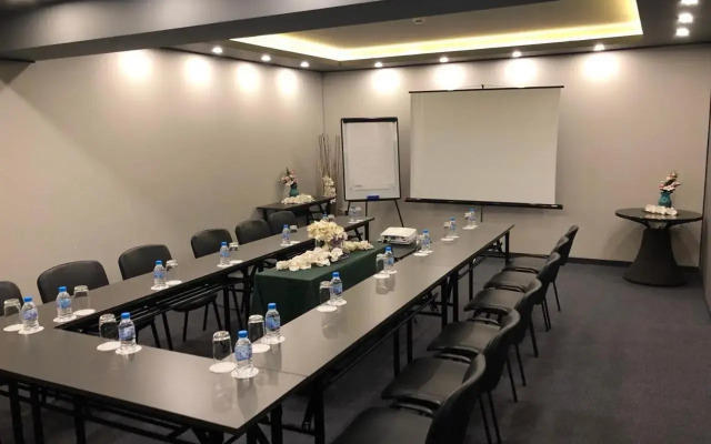 All Seasons Residence Hotel
