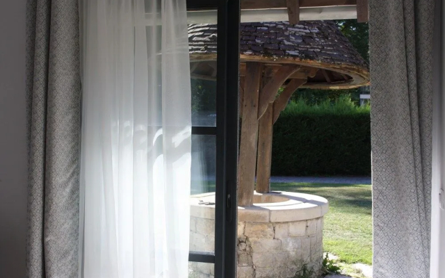 Les Enclos Bed and Breakfast
