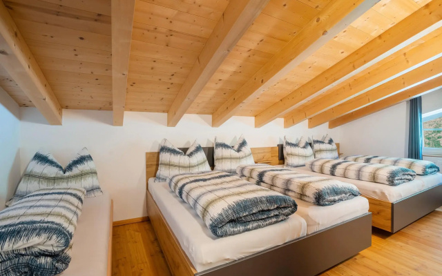 Pretty Holiday Home in Hollersbach im Pinzgau with Garden