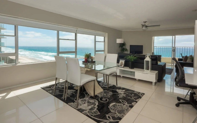 Pacific Plaza Apartments