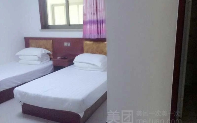 Xinglong Jiahong Inn