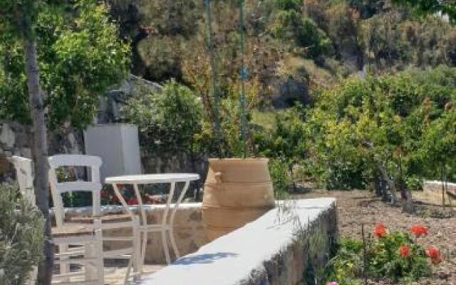 TRADITIONAL STUDIO Chora Patmos