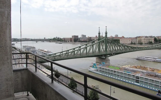 Vaci Apartment Danube