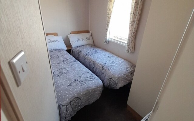 Lovely 3-bed new Caravan in Walton on the Naze