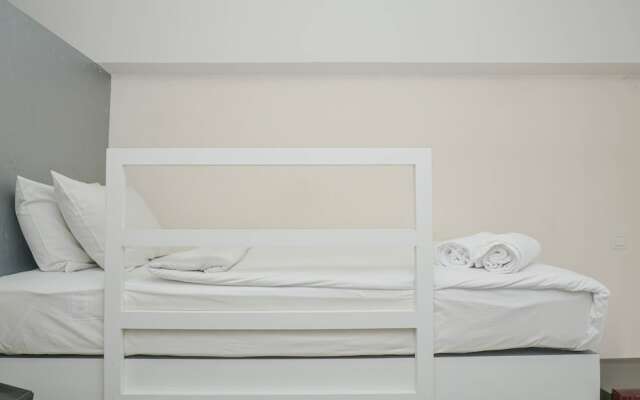 Comfy and Beautiful Studio Green Pramuka Apartment