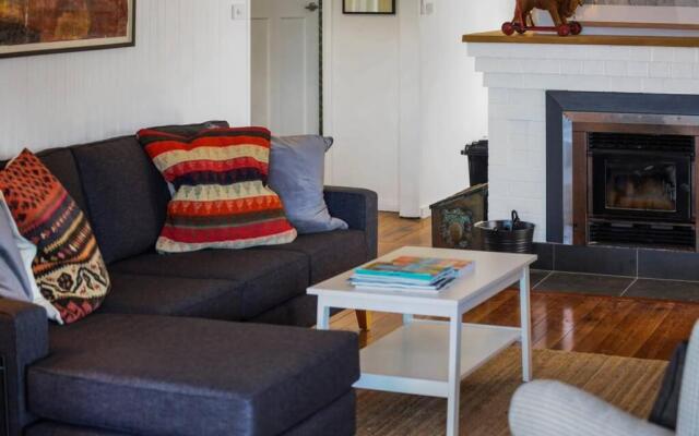 Canoon - 4 Bedroom, Pet Friendly home