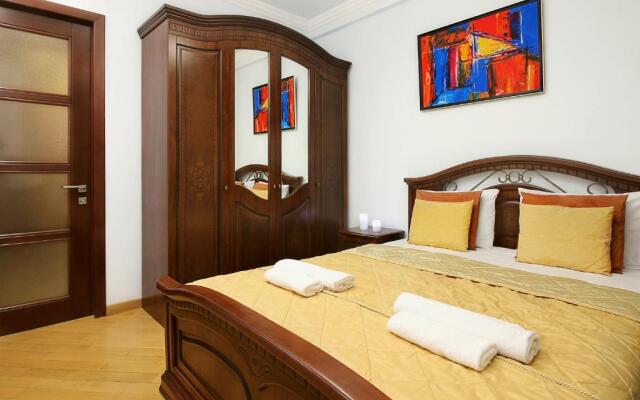 3 Bedroom Apartment near Republic Square