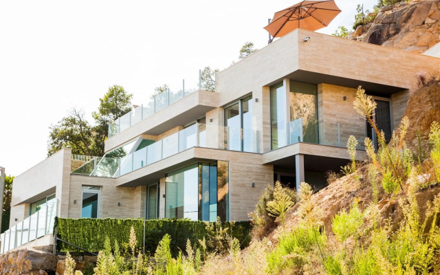 VILLA DYPSIS - Stunning Modern Villa with Great Views