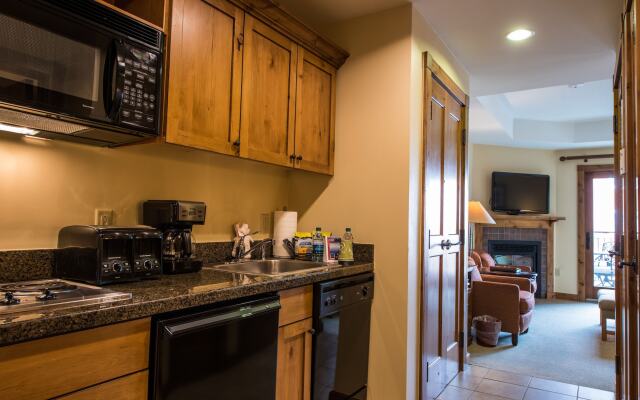 Lodge at Mountaineer Square