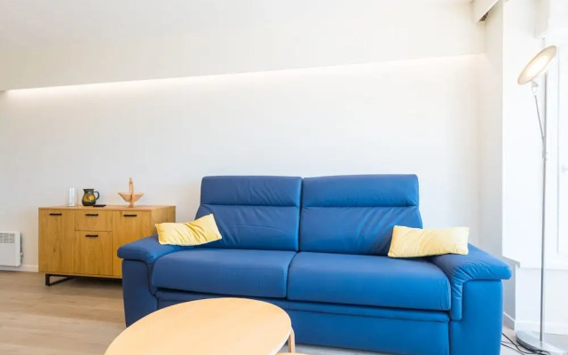 Flat in Center With Sea View