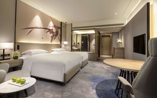 DoubleTree by Hilton Hotel Shenzhen Longhua