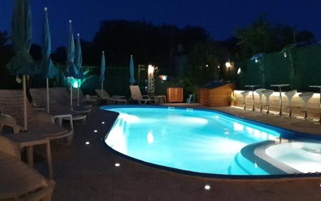 Family Hotel Paradise