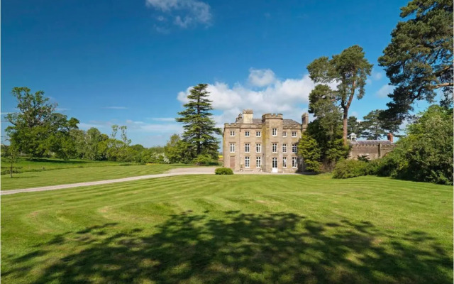 Newcourt Manor