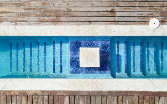 Hotel Grand Fifty Suites