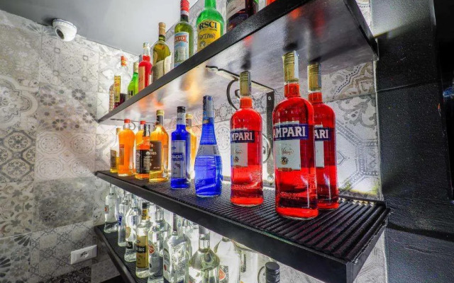 Alessandro Palace & Bar - Hostel