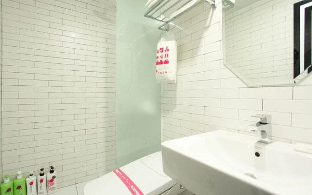 Yaja Gangnam Nonhyeon