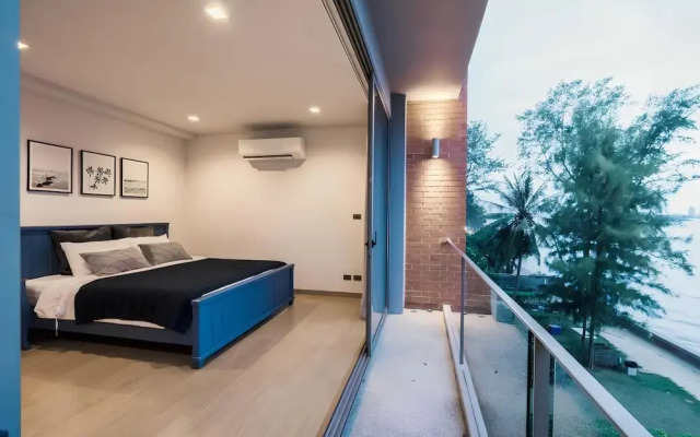 Sandbox beachfront villa2