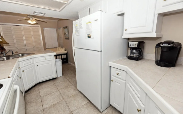 Inlet Reef 306 2 Bedroom Condo by RedAwning