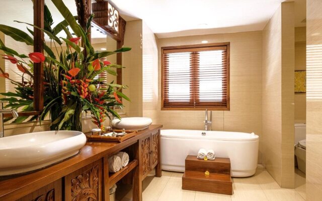 The Grand Hill Bistro Cafe & Resort Hotel