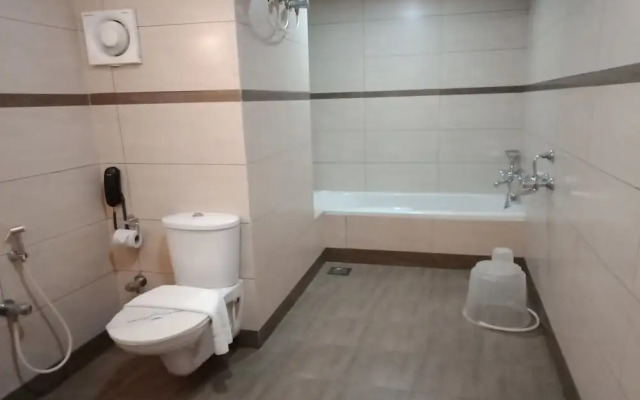 Hotel Dona Castle by OYO Rooms