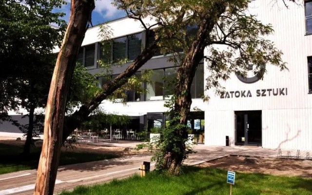 Zatoka Sztuki Centrum Art & Business