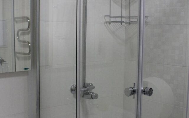 Chernyahovskogo Apartments 5v