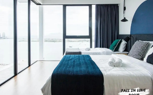 Rumahku Gurney with 270 degree Sea View