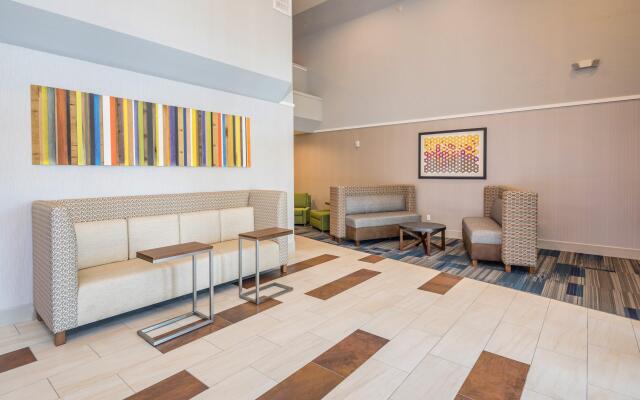 Holiday Inn Express Sunnyvale - Silicon Valley by IHG
