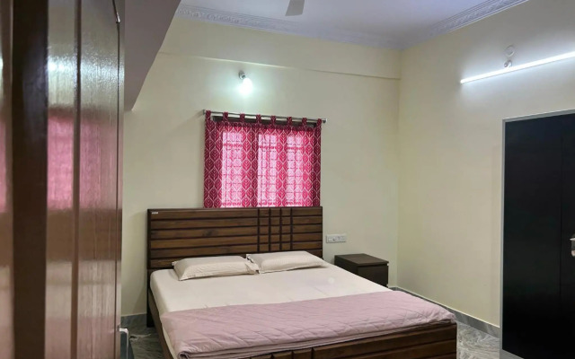 Home to explore Food, History & Shopping