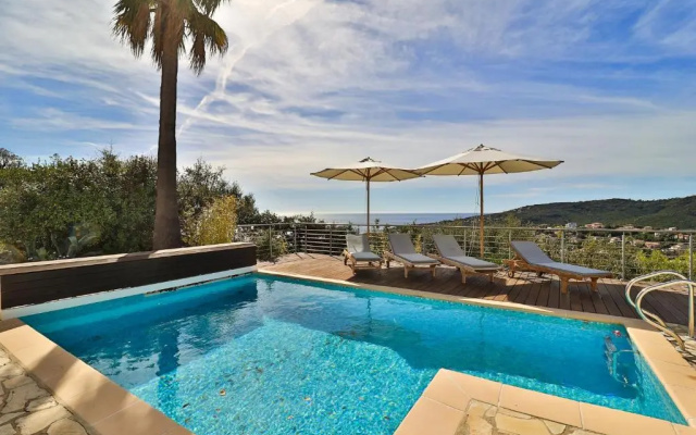 Ferienhaus Petites Maures, Meerblick und eigener Pool