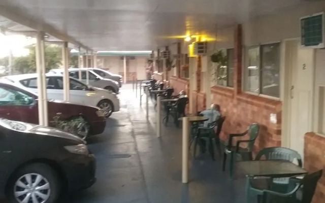 Avocado Motor Inn