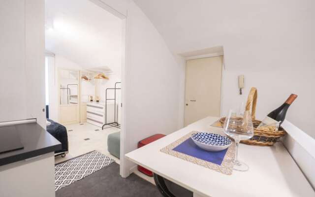 Caden Splace - Dbalconycollection at Piazza Navona