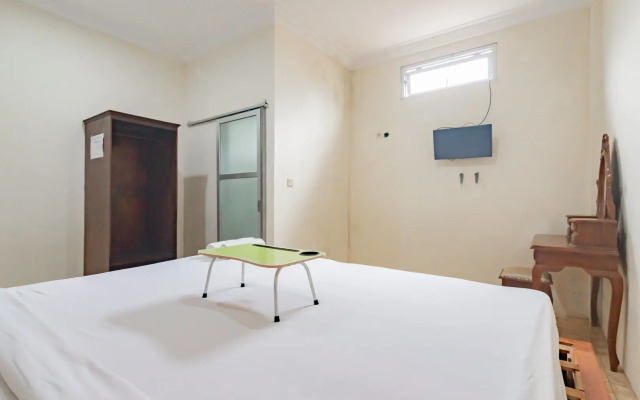 Urbanview Hotel Mon Bel Cibodas