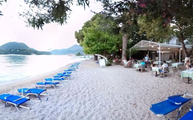 Avra Beach Hotel