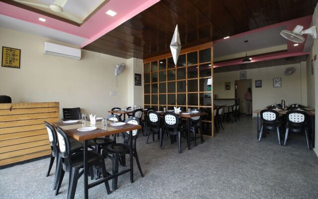 Oyo Flagship 33020 Kusum Vihar Jagat Pura