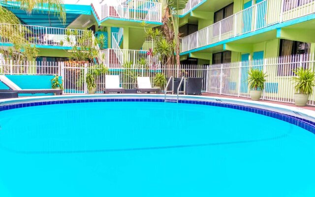 Travelodge by Wyndham Fort Lauderdale Beach