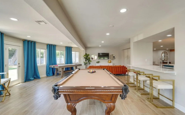 Private Pool & Hot Tub: Spacious Scottsdale Home!