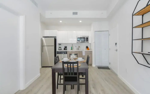 1BR Condo wRooftop Pool at Wynwood