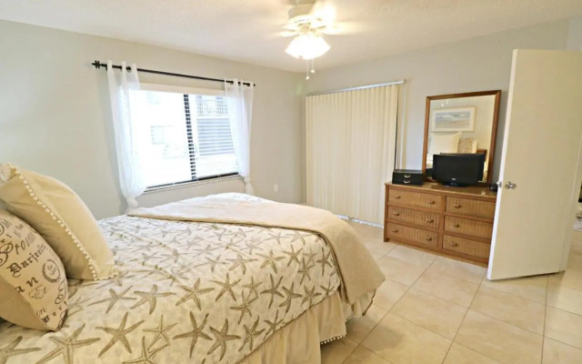 Ocean Village Club J16