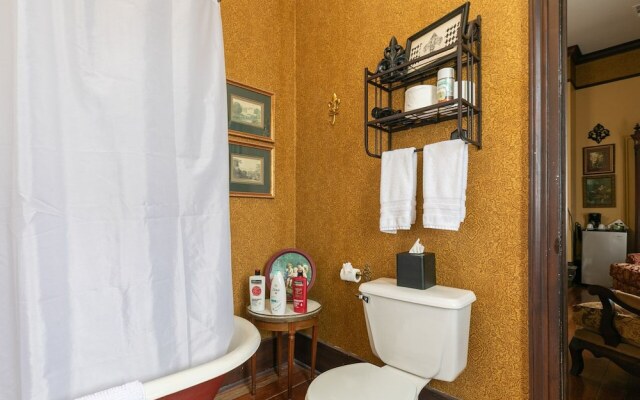 Adams League Historic Inn