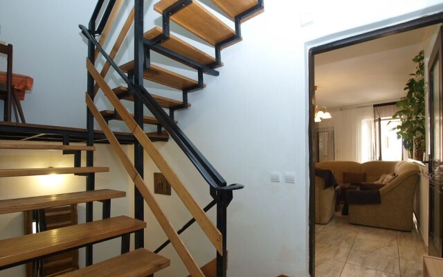 Apartment 1123