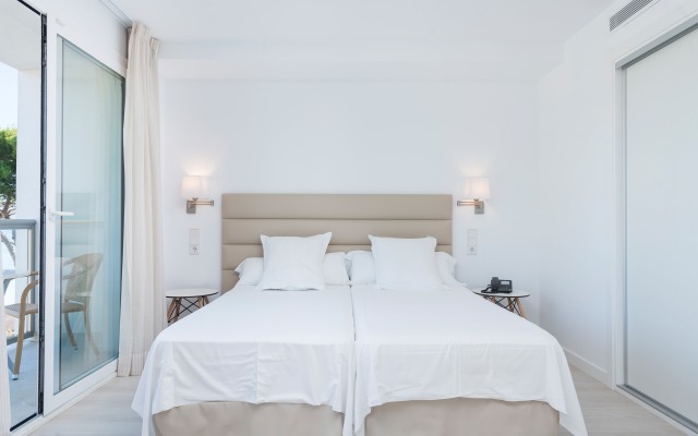 Apartment with shared pool, near the beach
