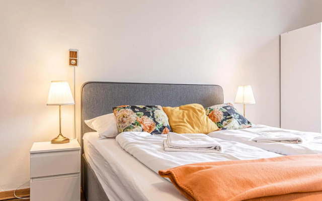 Gorgeous 1BR Apt near AKH Hospital