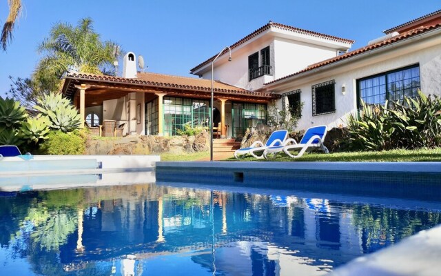Nanou House