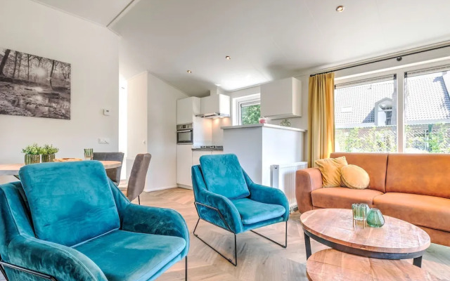 Beautiful Bungalow with Hot Tub in Kaatsheuvel