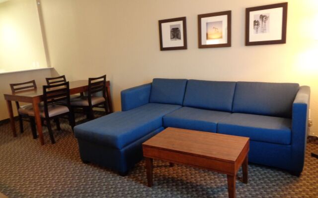 Comfort Suites